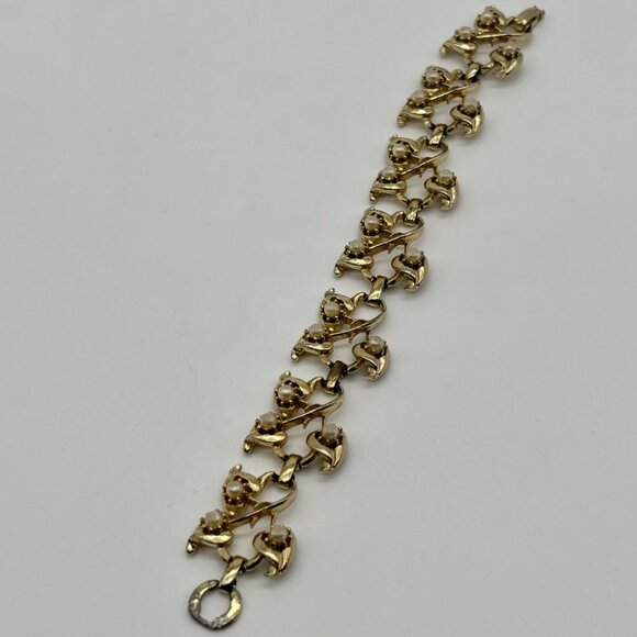 Vintage Bracelet Gold Tone Figural Vines and Leaves Faux Pearls Centers Unsigned - Picture 11 of 13